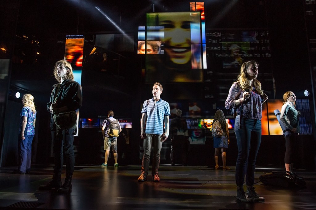 7 MOTIVOS PARA CONHECER DEAR EVAN&nbsp;HANSEN