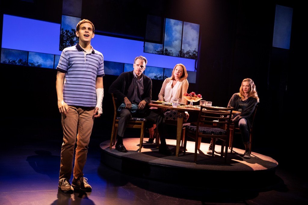 Livro baseado em “Dear Evan Hansen” será lançado no Brasil em&nbsp;2019
